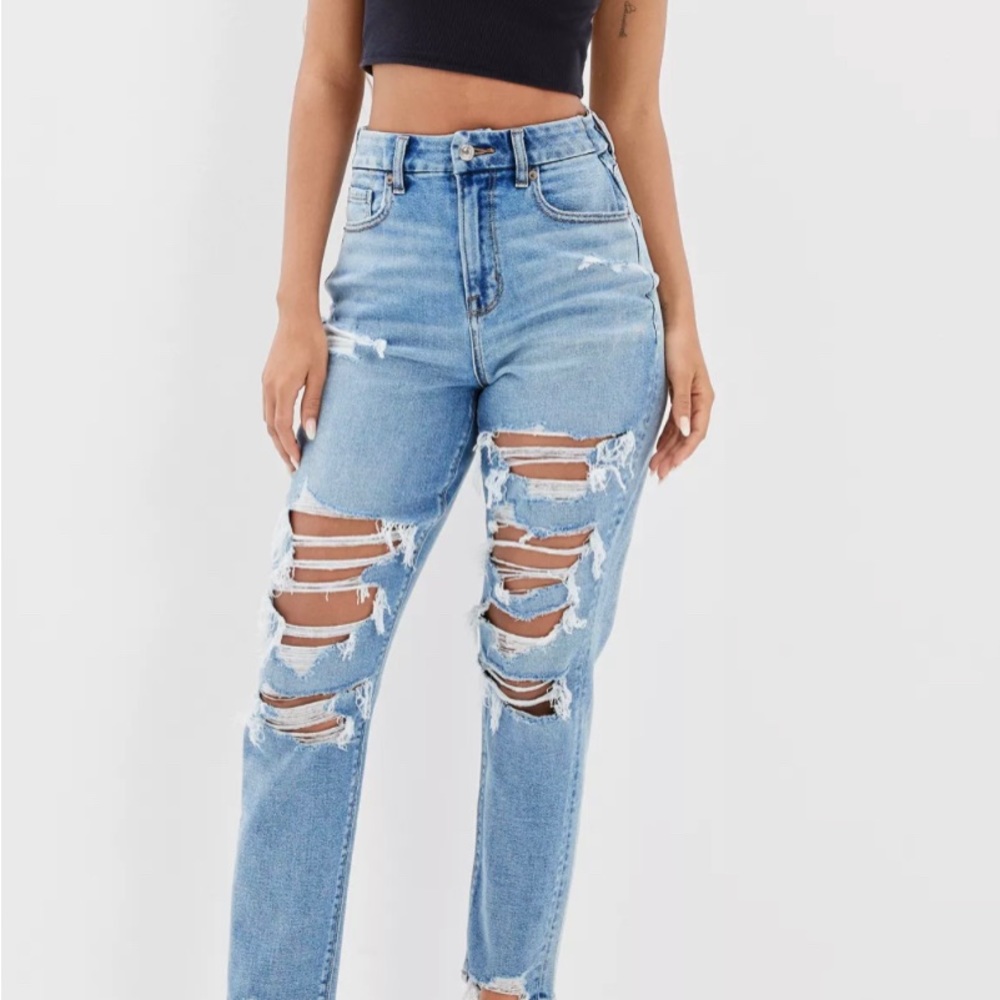 COPY - American eagle ripped light wash mom jeans